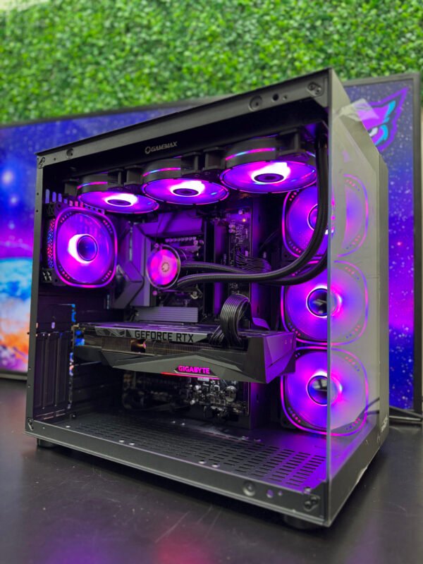 Una PC armada en el local